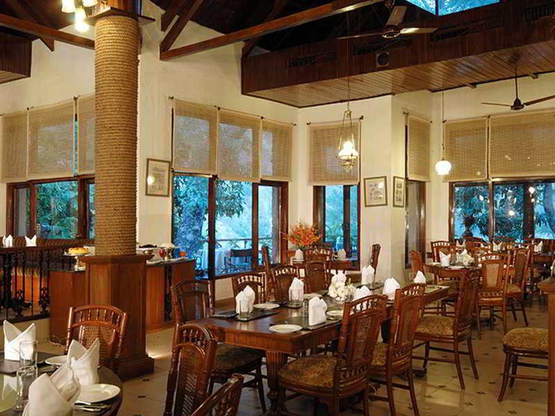 Taj Corbett Resort And Spa Uttarakhand Рамнаґар Ресторан фото