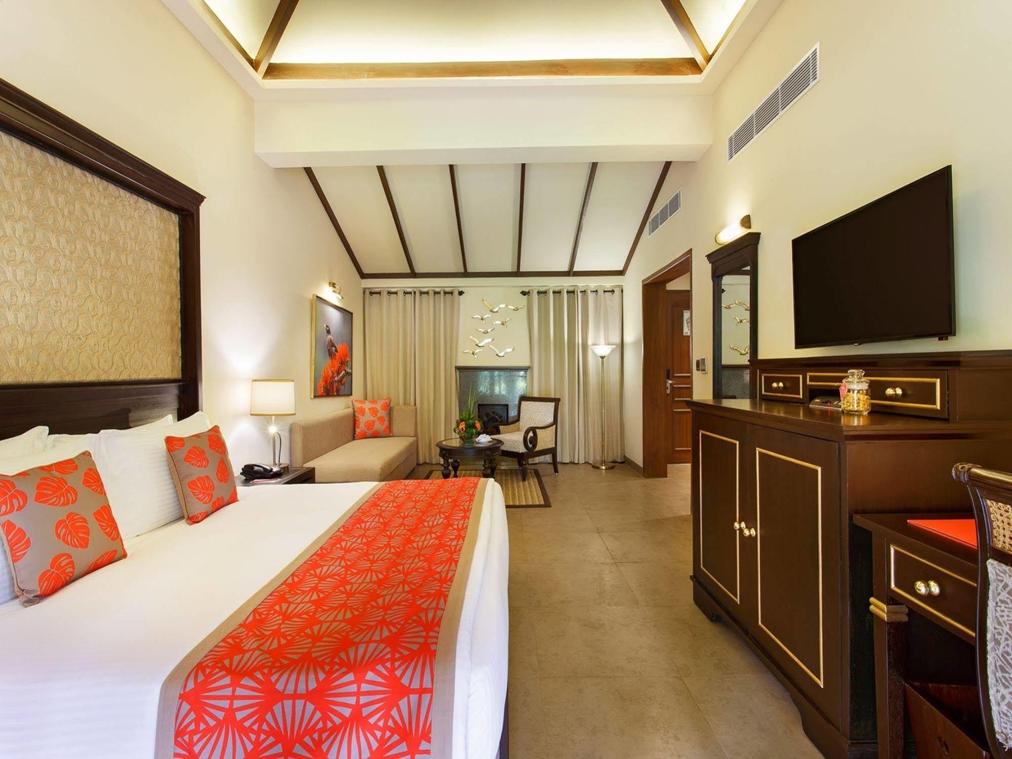 Taj Corbett Resort And Spa Uttarakhand Рамнаґар Екстер'єр фото