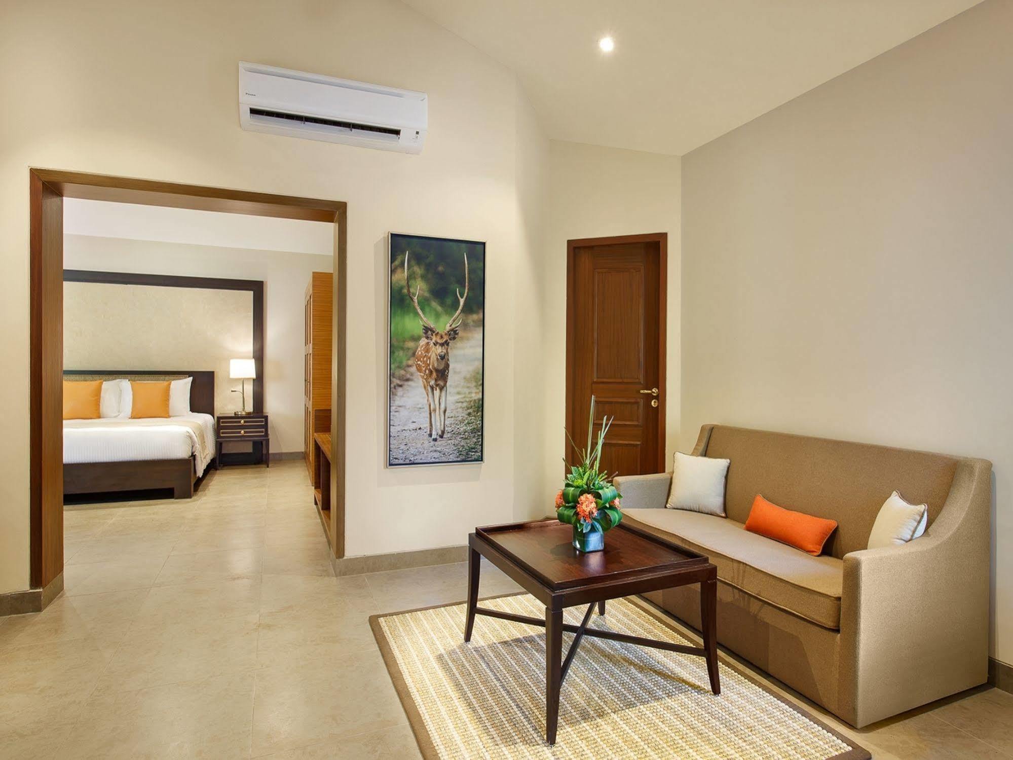 Taj Corbett Resort And Spa Uttarakhand Рамнаґар Екстер'єр фото